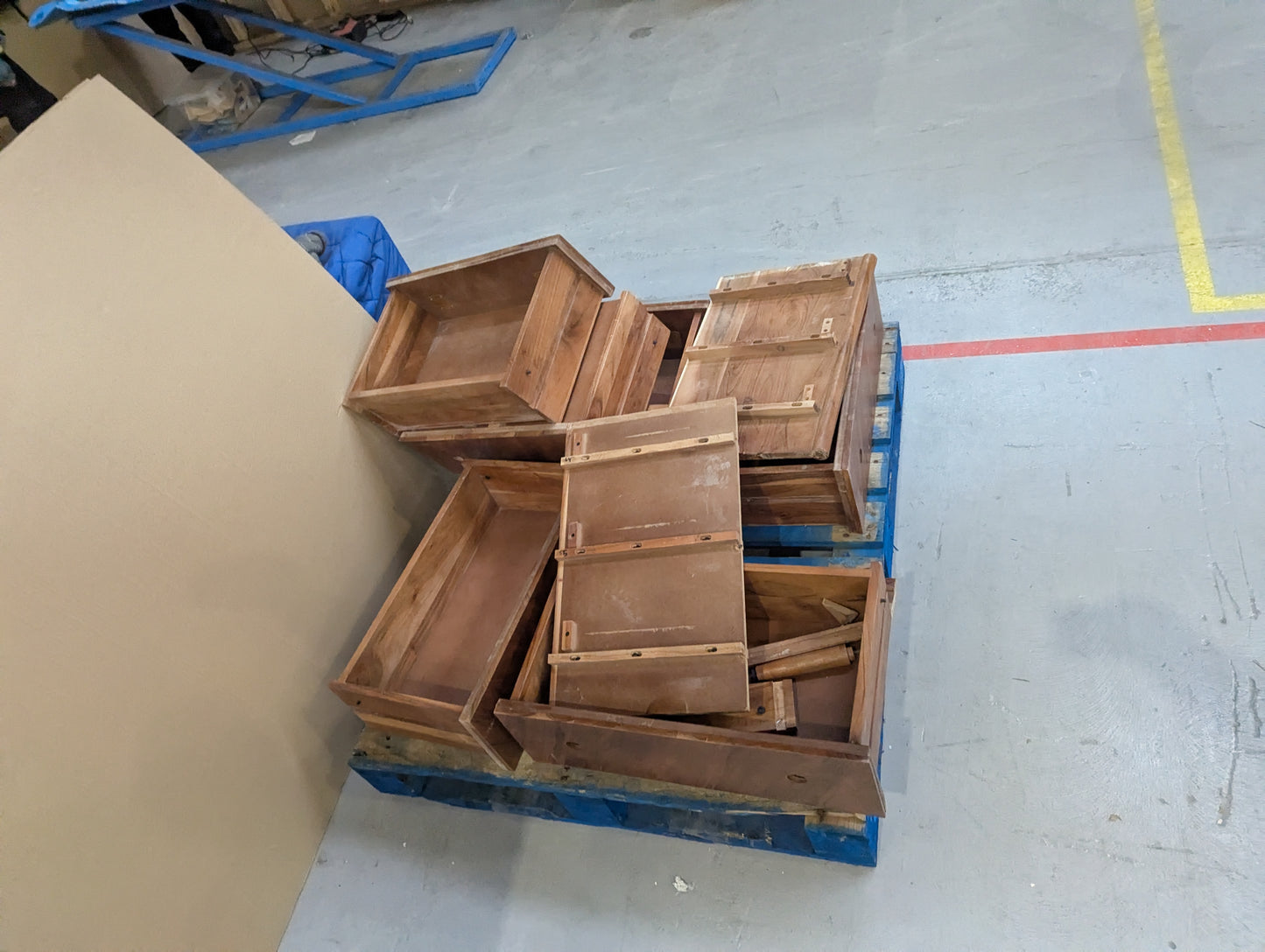Image 4 - Lot of 3 x Swoon Furniture items grade-BER Spares or repair 