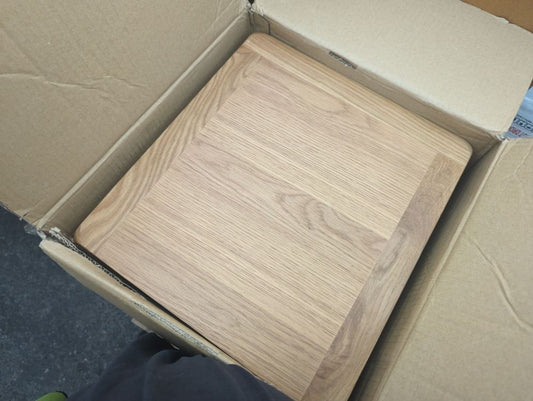 ROS-OUT-00136 Grade-C0 Roseland Furniture Surrey Oak Lamp Table RRP £84.95