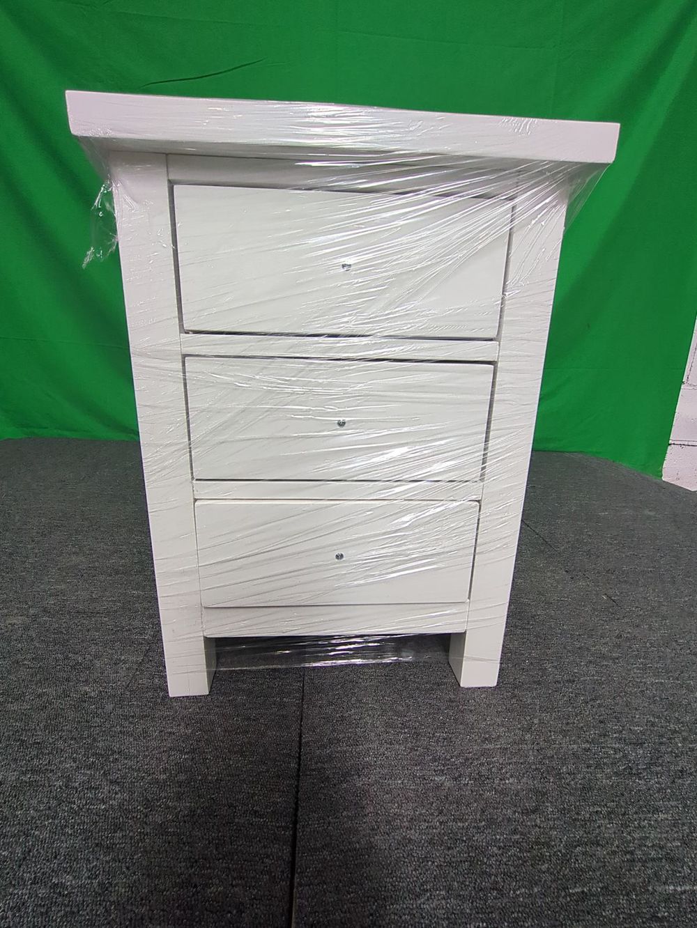 ROS-OUT-00517 Grade-C1 Roseland Furniture Cornish 3 Drawer Bedside Table RRP £109.95