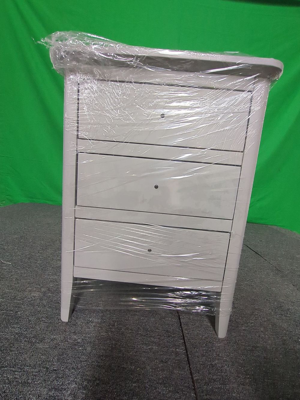 ROS-OUT-00507 Grade-C1 Roseland Furniture Elgin Grey 3 Drawer Bedside Table RRP £144.95
