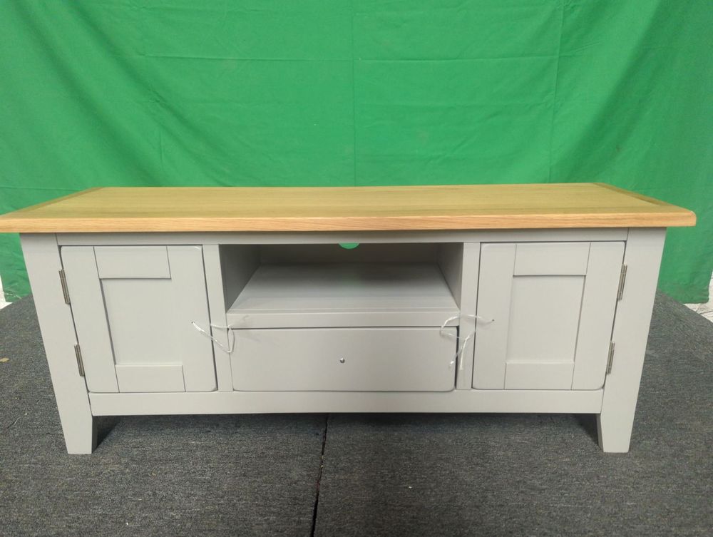 ROS-OUT-00607 Grade-C1 Roseland Furniture Lundy Grey 120cm Large TV Stand RRP £259.95