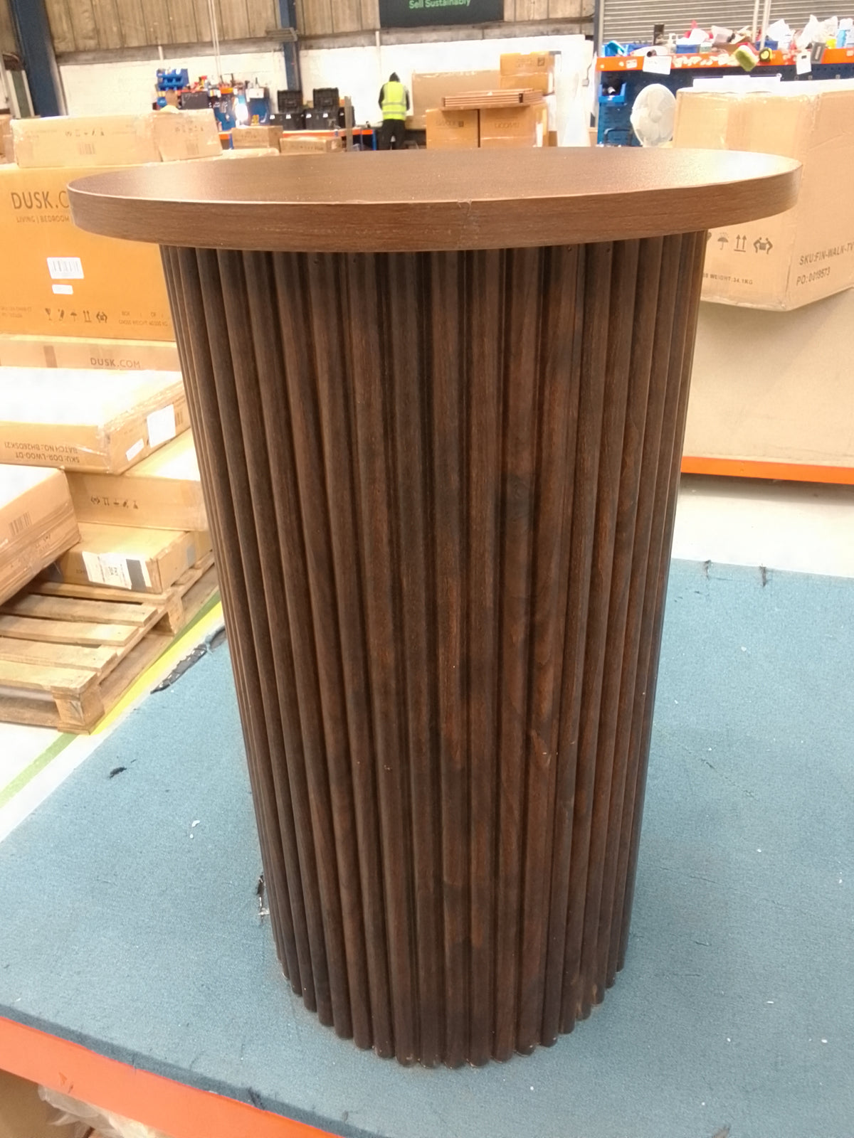 DUS-CC2-06930 Grade-B Dusk Hattie Round Pedestal Side Table - Walnut RRP £129.00