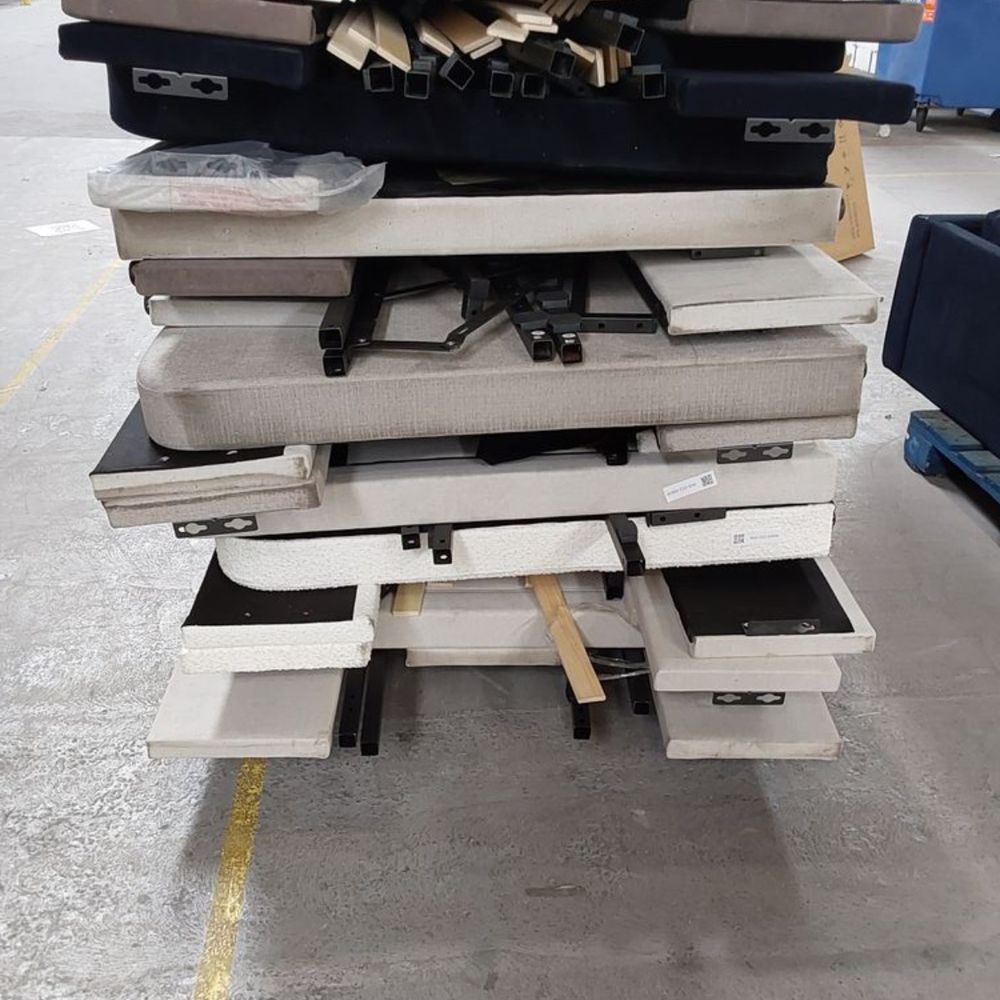 Lot of 7 x Dusk items grade-DOA Spares or repair RRP £2270.00