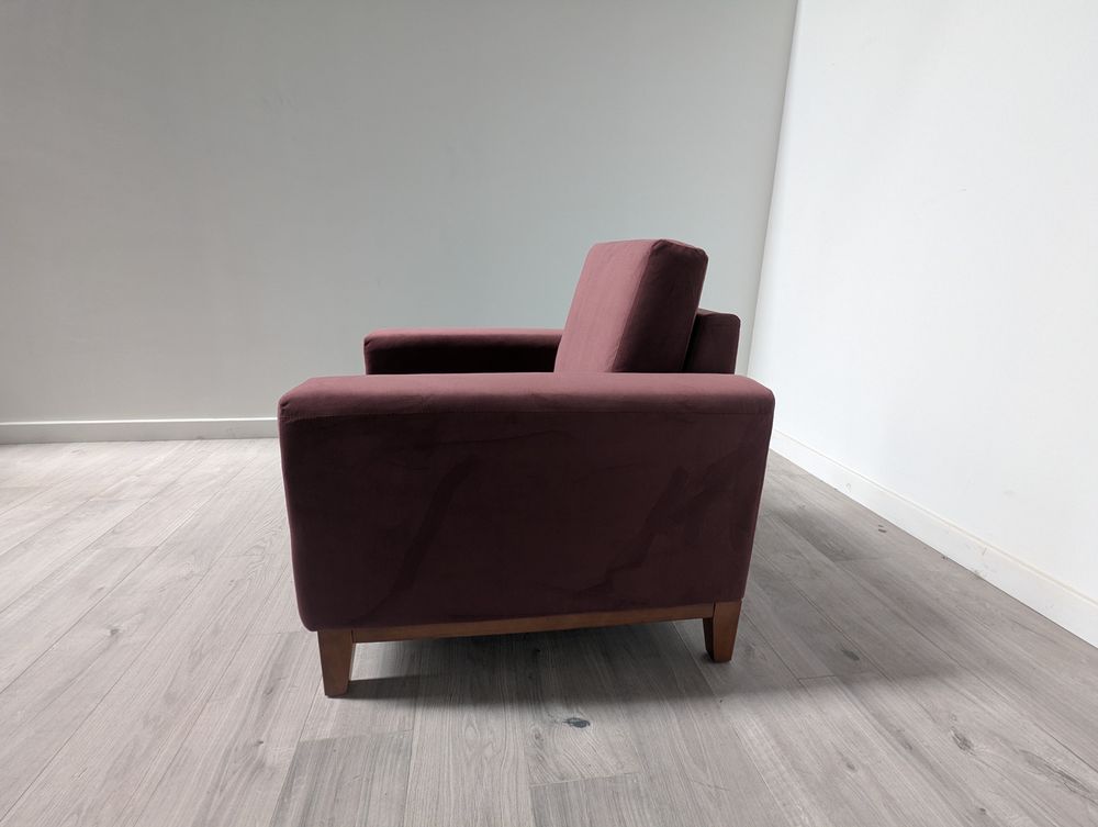  Febonic Grade B Living Esha Aubergine Velvet Armchair RRP £400