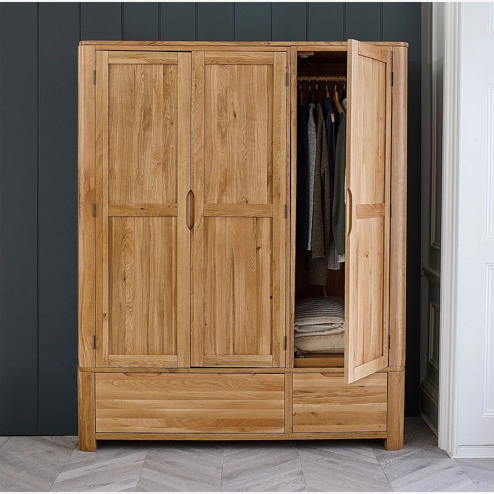  Oak Furnitureland Grade B Romsey Natural Solid Oak Triple Wardrobe RRP £1700