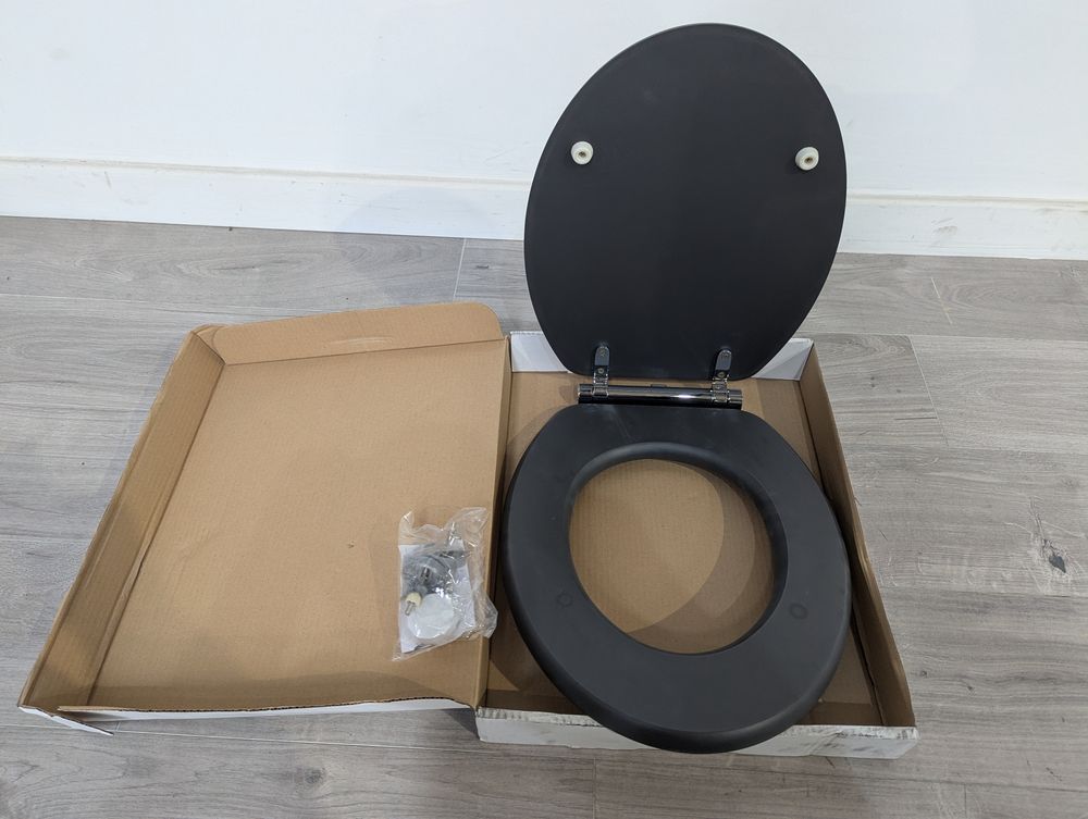 Scudo Matt Grade A Grey Wooden Soft Close Toilet Seat RRP £242