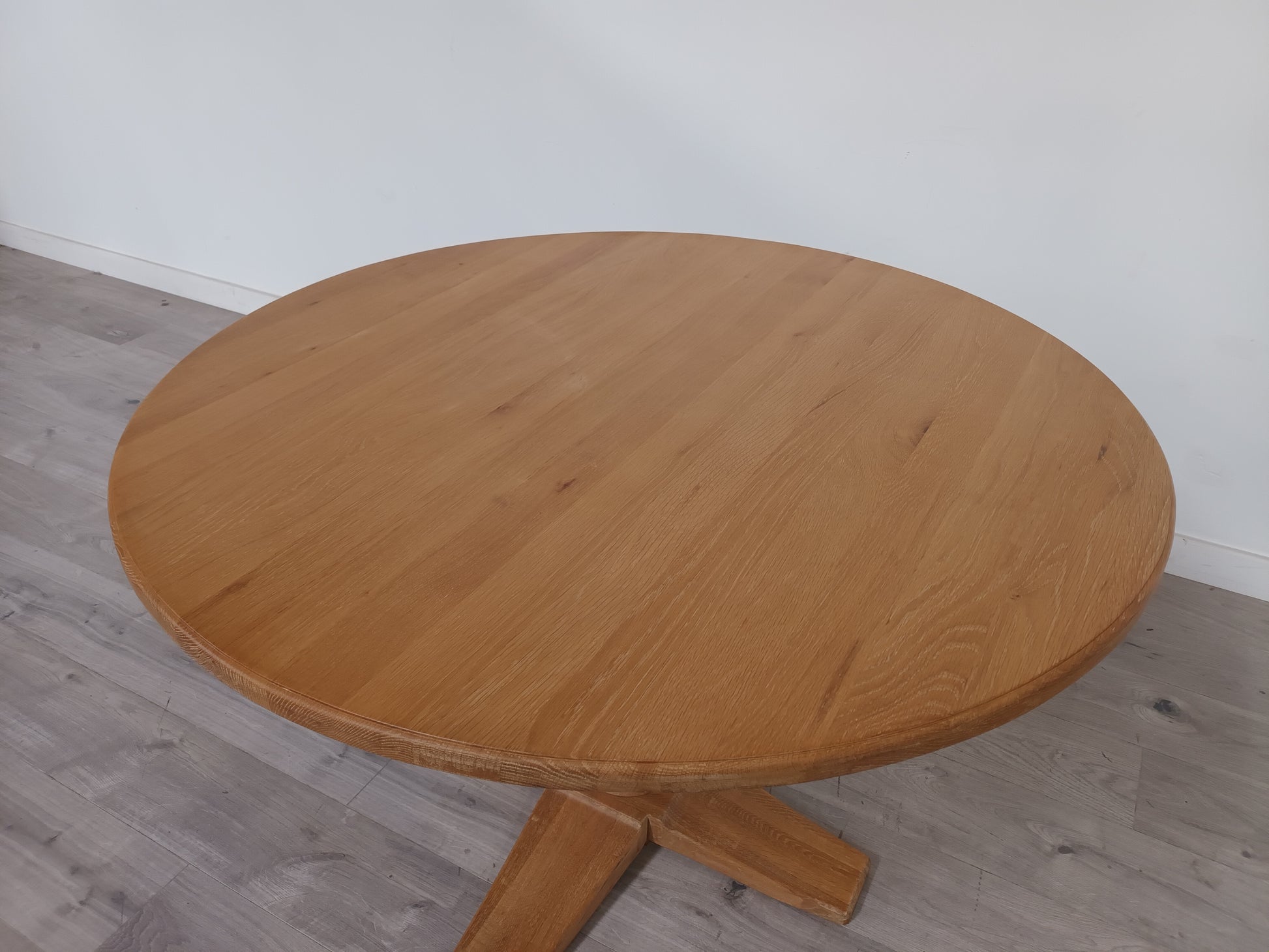 Oak Furnitureland Grade B Henley Natural Oak Round Pedestal Dining Table RRP £900