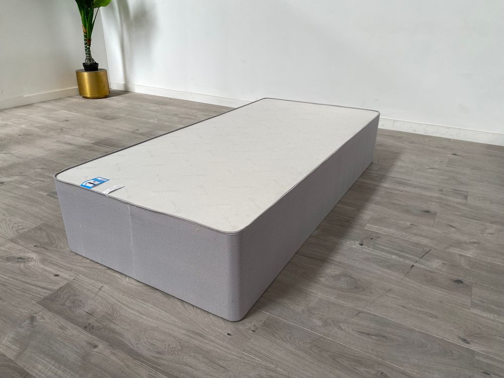 Carpetright Grade B Malvern Grey 3ft Single Divan Bed Base RRP £800