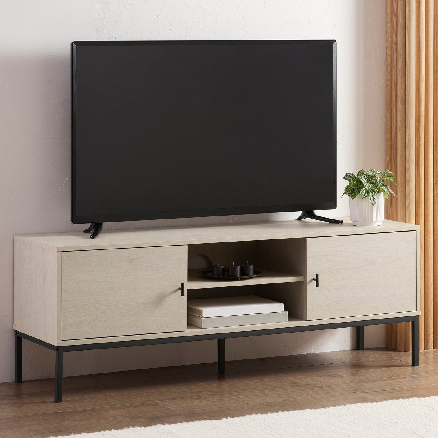 DUS-CC2-00285 Grade-B Dusk Willow 140cm TV Unit - Light Wood RRP £134.00