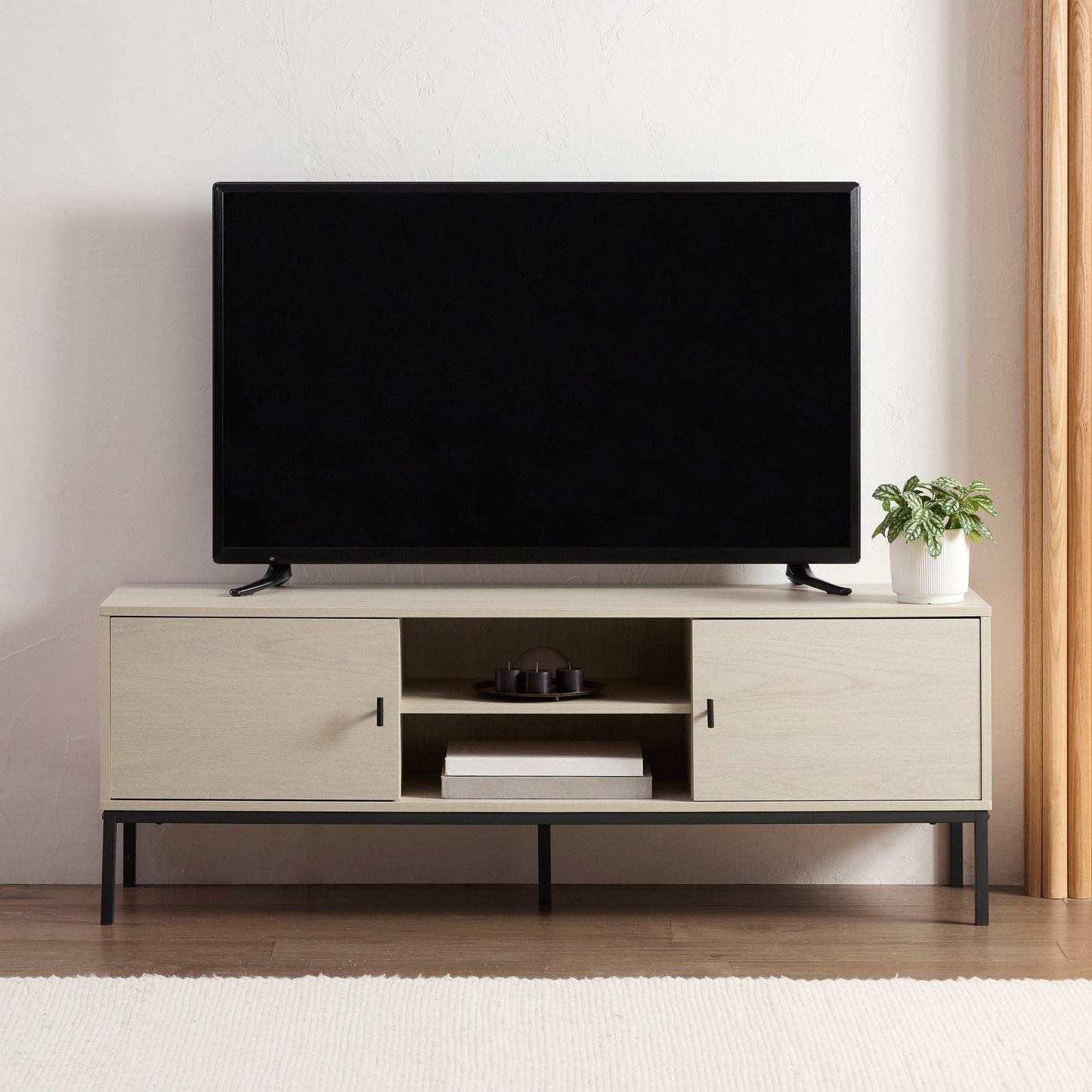 DUS-CC2-00285 Grade-B Dusk Willow 140cm TV Unit - Light Wood RRP £134.00